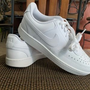 Nike’s ! NEED GONE IMMEDIATELY!!